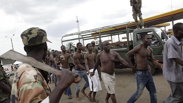 La ONU rescatan al embajador japonés, asediado por las fuerzas de Gbagbo