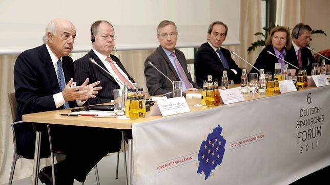 Francisco González asegura que la «firmeza» alemana ha forzado las reformas en España