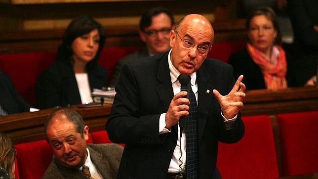 El conseller de Salud recuerda a su asesor que «es el gobierno quien decide»