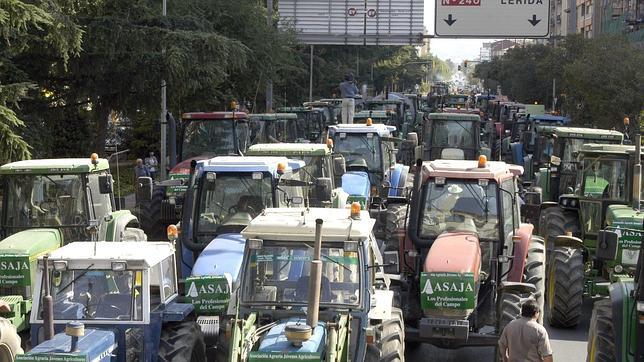 La CE apuesta por suprimir el gasóleo profesional en 2013