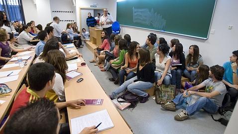 «No podemos vivir de la “titulitis”»