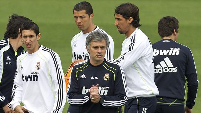 Lass, Gago, Albiol, Canales y Pedro León se caen de la convocatoria