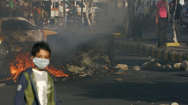 Al menos tres muertos y 33 heridos en protestas contra el régimen de Yemen