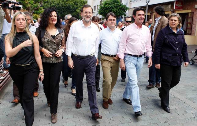 Rajoy defiende el plátano ante el «olvido» de Zapatero en La Palma