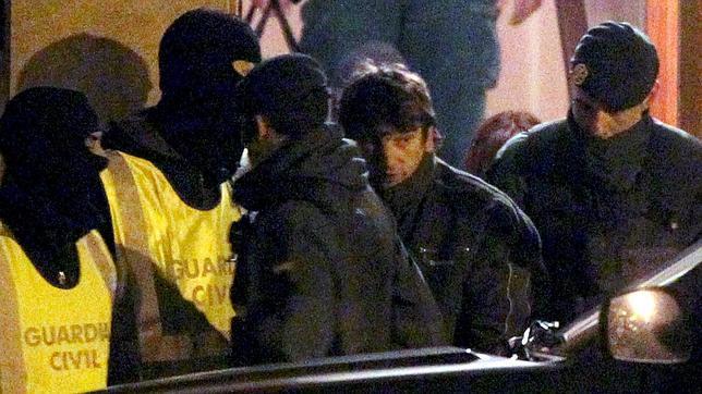 ETA insiste en la negociación política para lograr «la libertad»