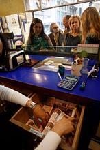 Doña Manolita se marcha de la Gran Vía