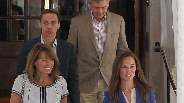 Pippa Middleton vuelve a casa con su familia