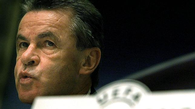 Hitzfeld: «Mourinho está destrozando la imagen del Real Madrid»