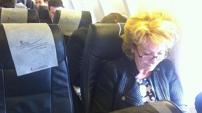 Los retrasos en Barajas por el mal tiempo dejan en tierra a Aguirre y a Gallardón