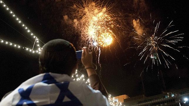 Doce antorchas para celebrar los 63 años de la independencia de Israel