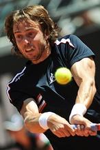 Inquietante debut de Nadal en Roma