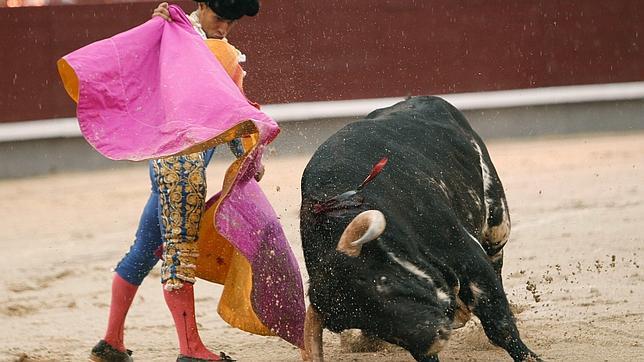 Fandiño, entrega bajo la lluvia