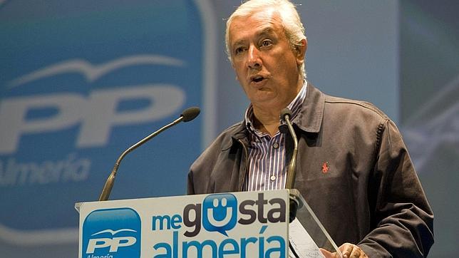 Arenas y su mujer denuncian ante Hacienda la recepción de una notificación de su muerte