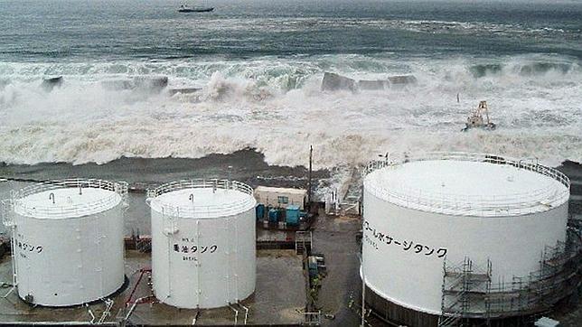 Imágenes del tsunami arrasando Fukushima