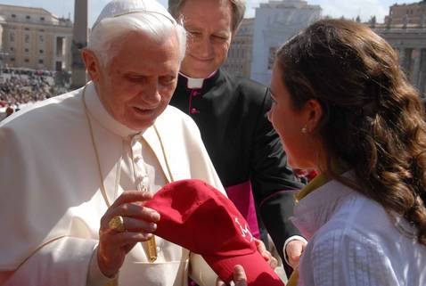 «Tienes un SMS del Papa»