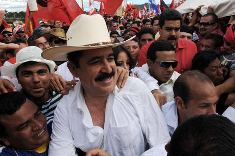 Zelaya regresa a Honduras para recuperar el poder