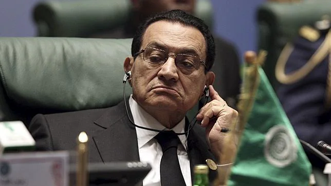 Mubarak no será trasladado a prisión por su delicado estado de salud