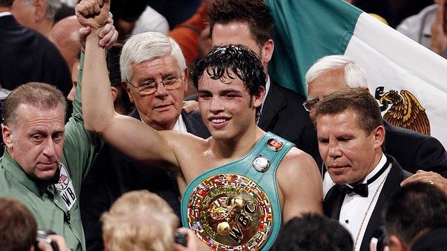 César Chávez Jr. consigue el título mundial de peso medio