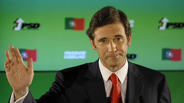 Passos Coelho busca el apoyo de la derecha para formar gobierno