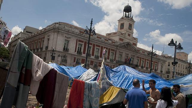 El 15-M resiste en Twitter