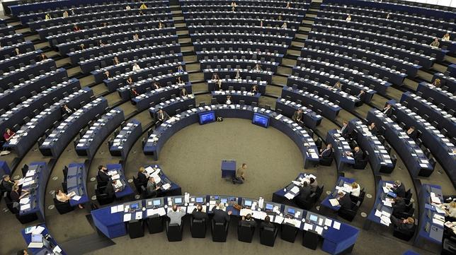 La Eurocámara aprueba aumentar un 30% los peajes a los camiones españoles