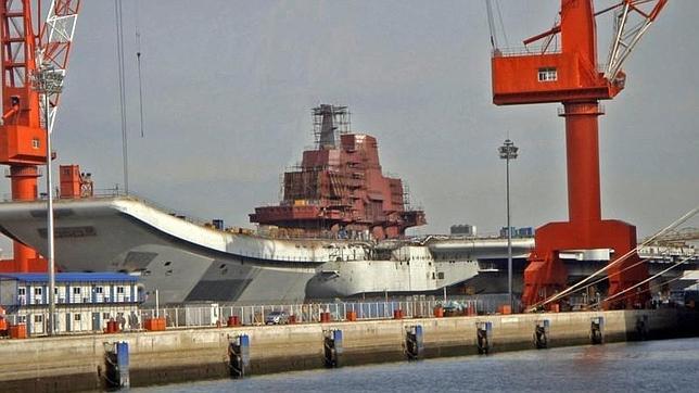 China construye su primer portaaviones