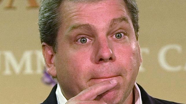 Facebook contrata a un exportavoz de Clinton para su equipo de comunicación