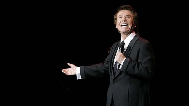 Raphael vuelve con fuerza tras superar un trasplante de hígado