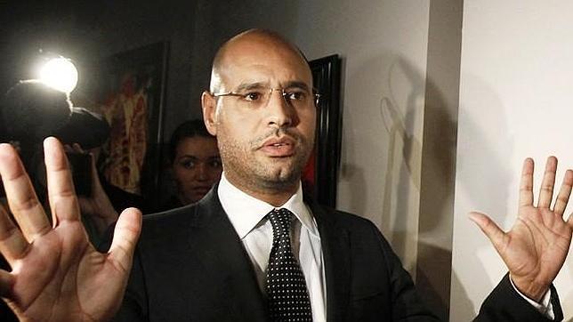 El hijo de Gadafi pide elecciones con observadores para salir del conflicto libio