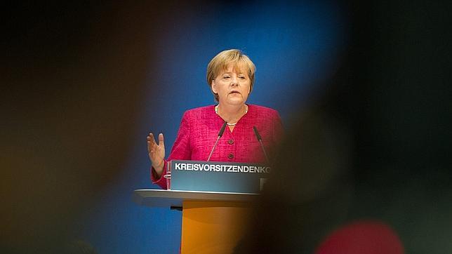 Las filas de Merkel, escépticas ante el compromiso con Sarkozy para Grecia