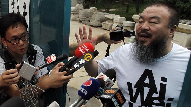 Ai Weiwei pactó su liberación a cambio de su silencio durante un año