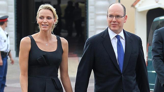 El Rey comunica a Alberto de Mónaco que no irá a su boda