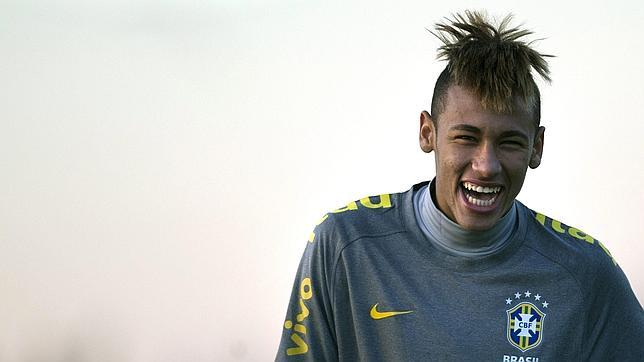 Neymar: «Pretendo seguir en el Santos»