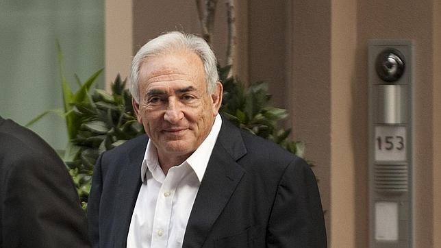 Strauss-Kahn responde a la periodista que le acusa de intento de violación con una denuncia