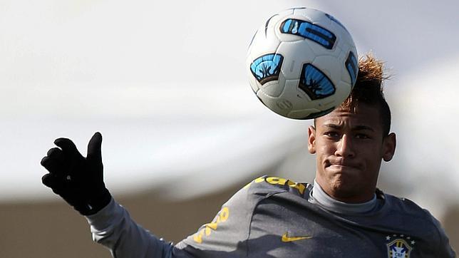 Neymar: «Quiero seguir en el Santos»