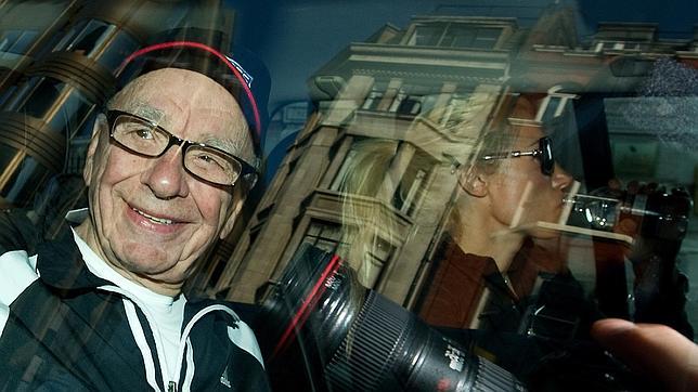 El escándalo de las escuchas ilegales retrasa la oferta de Murdoch por BSkyB