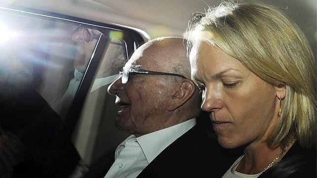 Murdoch acepta ir a declarar al Parlamento británico por el caso de las escuchas