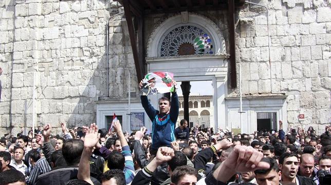 Al menos 32 muertos en nuevas manifestaciones en Siria