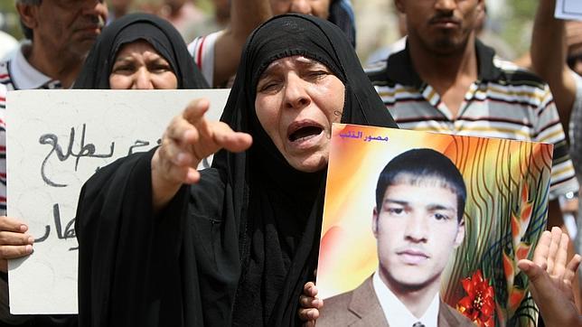 Miles de personas piden en la plaza Tahrir que se cumpla lo prometido tras la revolución