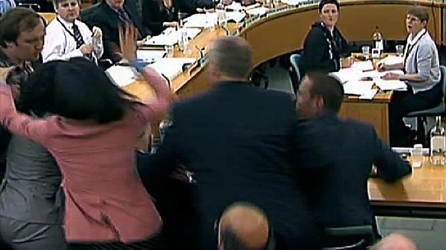 Deng, esposa y guardaespaldas