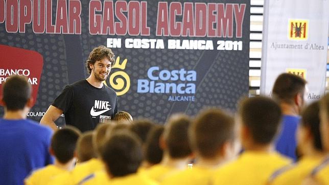 Gasol no descarta «entrenar o jugar» en Europa si se mantiene el «lockout»