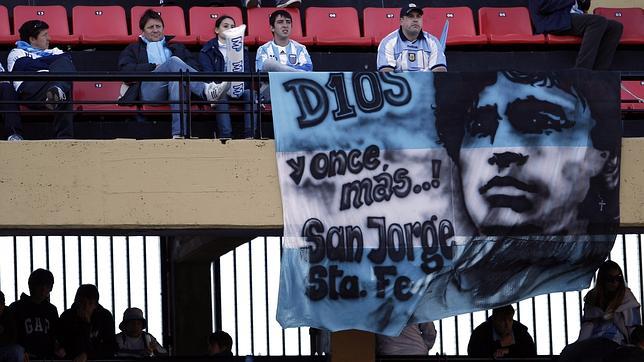 Maradona ataca a Batista: «Si sólo hubiera ganado a Costa Rica, me habría ido»