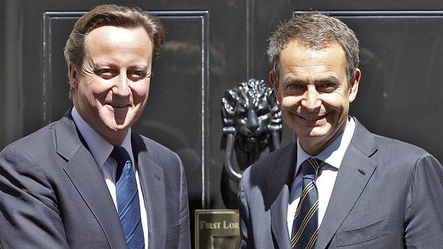 Zapatero: «La eurozona no va a dejar caer a Grecia»