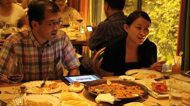 China le hinca el diente a España