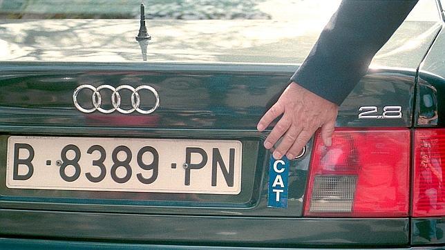 De Gispert rechaza poner el «CAT» en la matrícula de su coche oficial