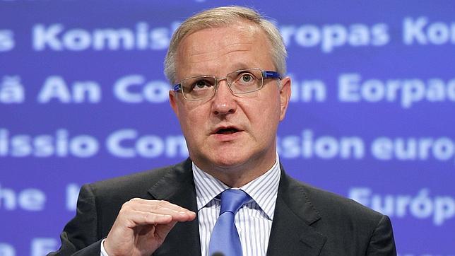 Rehn ve clave reducir el déficit regional para que España se recupere