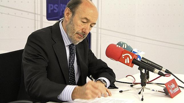 Nadie compra la primera fórmula contra el paro del candidato Rubalcaba