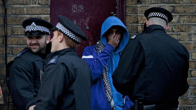 Londres busca casa por casa a los alborotadores