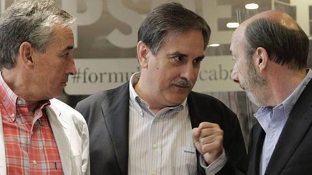 Rajoy exige a Zapatero que vuelva de Doñana para dar cuenta de la crisis
