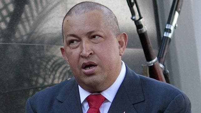 Chávez recrimina a la oposición por utilizar a los militares contra él